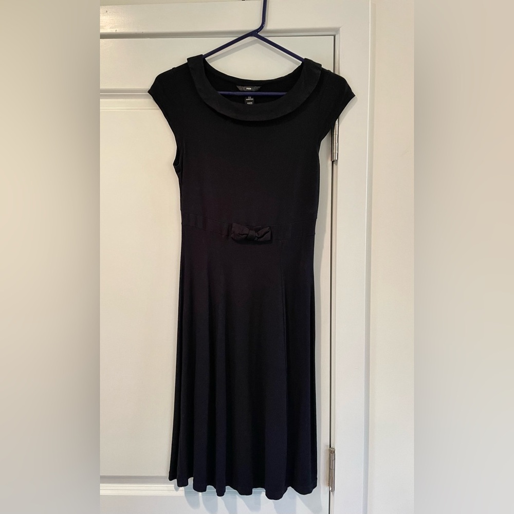H&M Simple Black Midi Dress with Bow Detail Size 6